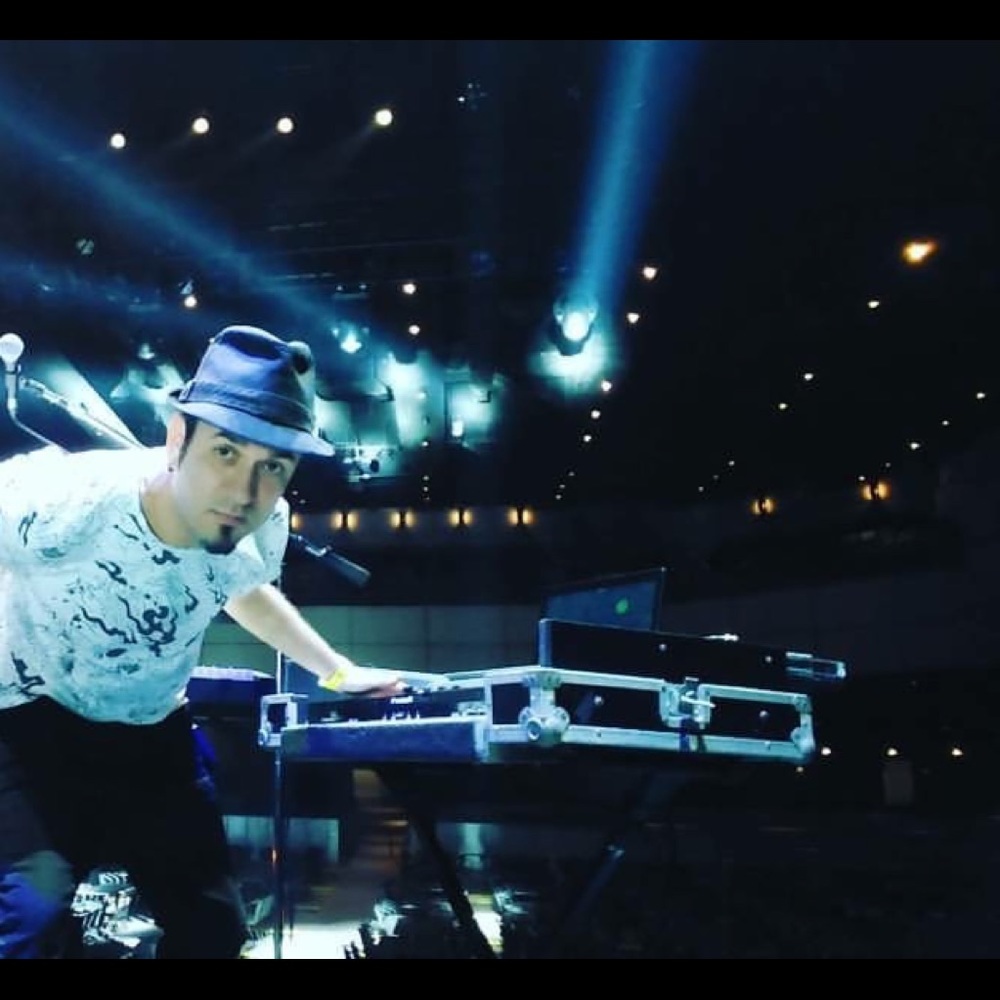 Meet your Posher, Mikael